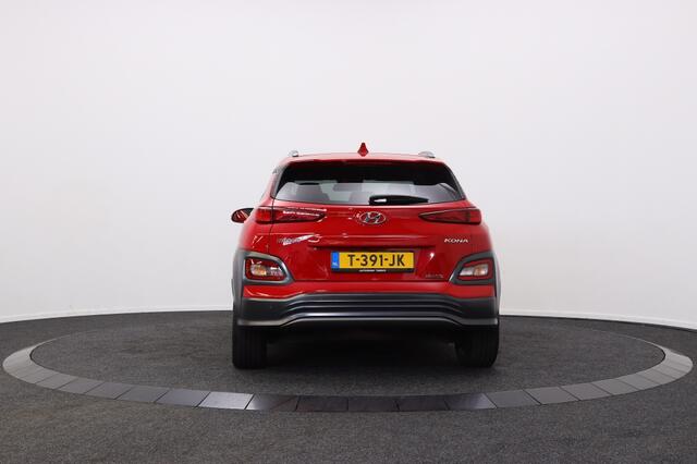 Hyundai Kona EV Fashion 64 kWh | 3Fase | Navigatie | Stoelverwarming |