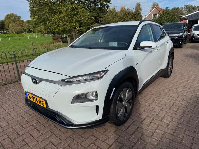 Hyundai Kona EV Premium 64 kWh Afn. Trekhaak Navigatie Stoelverwarming Led