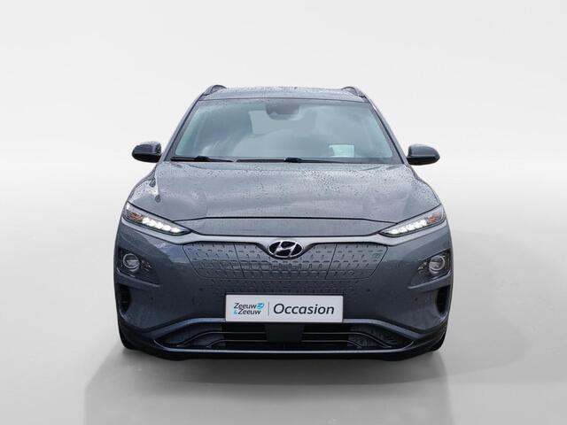 Hyundai Kona EV Premium 64 kWh | Leder | Camera | TREKHAAK | Head-Up | Elec Stoel | Stoelverw en ventilatie |