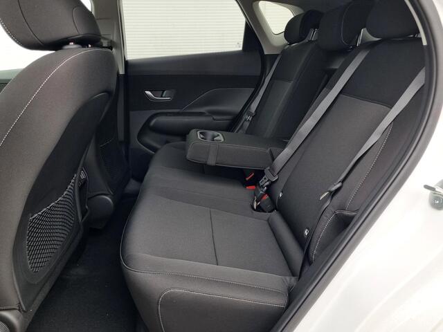 Hyundai Kona Electric Comfort Smart 65.4 kWh / ¤ 6.000,- Voordeel Op Nieuwprijs / Rijklaarprijs / Direct Leverbaar / BCA (Blind-spot Collission Assist) / 19" Lichtmetalen Velgen
