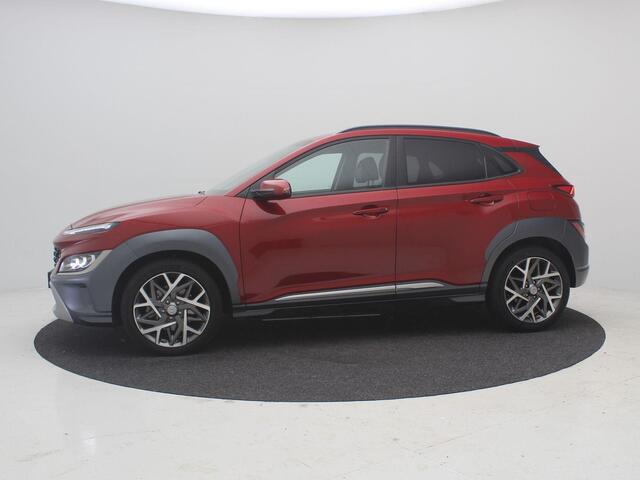 Hyundai Kona 1.6 GDI HEV Premium AUTOMAAT / Dealeronderhouden / Afneembare Trekhaak / 1300kg Trekgewicht / Stoelventilatie / Adaptieve Cruise Control / HUD / 18" LMV / Lederen bekleding /