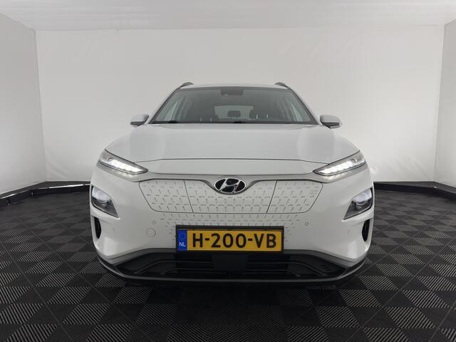 Hyundai Kona EV Premium 64 kWh {SOH-100%} [ 3-Fase ] (INCL.BTW) *LEATHER | KRELL-AUDIO | HEAD-UP | FULL-LED | NAVI-FULLMAP | DAB | ADAPT.CRUISE | KEYLESS | CAMERA | BLIND-SPOT | LANE-ASSIST | DIGI-COCKPIT | COMFORT-SEATS | TOWBAR | 17''ALU*