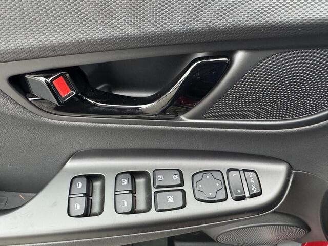 Hyundai Kona 1.6 GDI HEV Premium Eerste eigenaar / Dealeronderhouden/ Leder / Elek. Bedienbare Voorstoelen / Stoel- & Stuurverwarming voor + achter / Stoelverkoeling / KRELL Audio / NL Auto / 1.300 KG Trekgewicht / Led Verlichting /