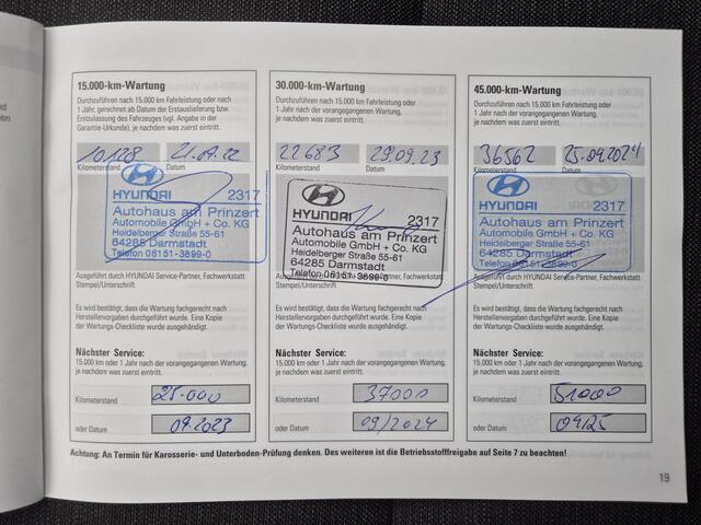 Hyundai Kona EV Comfort Smart 64 kWh Automaat / Accu SOH 98% / Dealer onderhouden / WLTP bereik 484 km bereik stad 660 km / Fabrieksgarantie tot 08-2026 / Stuur-, en Stoel verwarming / Achteruitrijcamera / Apple Carplay Android Auto / Warmtepomp /