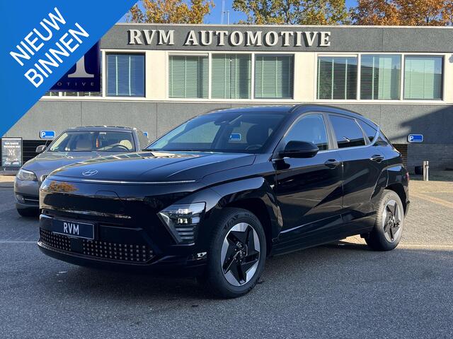 Hyundai Kona Elektro 160 kW Trend-Paket 3-Fase Lader | Dealeronderhouden | Fabrieksgarantie Hyundai tot 2029 | Stoel & Stuurverwarming | 360 camera | | Rijklaar Geleverd