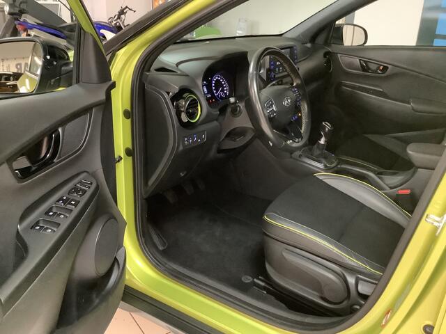 Hyundai Kona 1.0T Fashion met trekhaak en dealer onderhouden