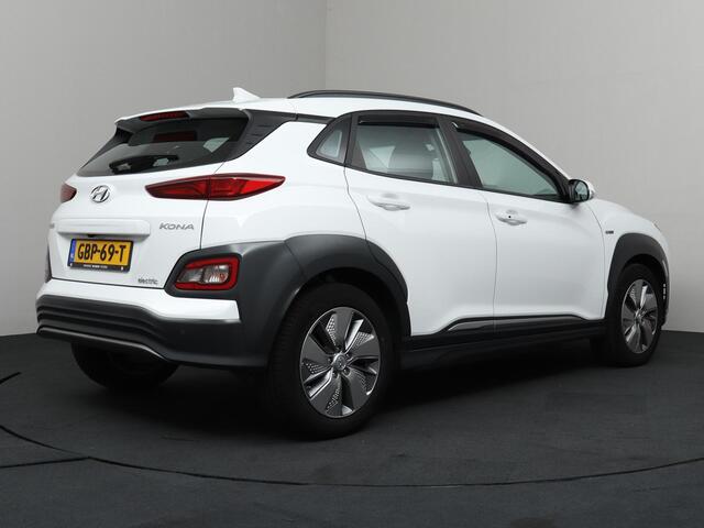 Hyundai Kona EV Premium 64 kWh SoH 96,6%! | ACC | Camera | Navigatie!