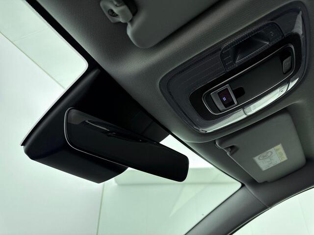 Hyundai Kona 1.6 GDI HEV Comfort Smart | Stoel en stuurwiel verwarming | Parkeer sensoren voor en achter | Navigatie en Apple Carplay Android Auto |