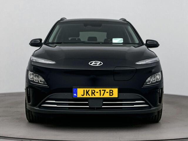 Hyundai Kona EV Fashion 64 kWh | Black line | Stoel verwarming| Navigatie | Apple Carplay Android Auto | Soh 97,2% |