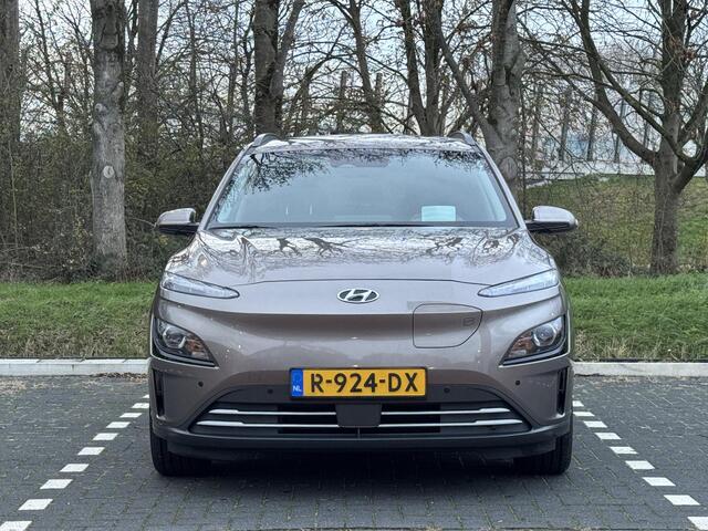 Hyundai Kona EV Fashion 64 kWh | 3-Fase OBC lader | Adaptieve cruisecontrol | Grootscherm Navigatie | Achteruitrijcamera | Apple Carplay & Android Auto | Head-up display |