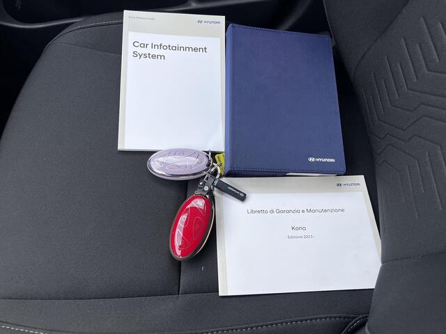 Hyundai Kona 1.0 T-GDI Comfort / Fabrieksgarantie tot 01-2029** / Dealer onderhouden / 1.200 kg trekgewicht / Navigatie / Apple Carplay Android / Climate Control / 17" LM wielen /