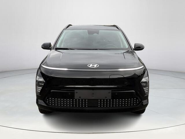 Hyundai Kona Electric Comfort Smart 64.8 kWh Apple Carplay / Android Auto | Adaptieve Cruise Control | Stoel / Stuurverwarming | Camera | LED-Verlichting | Uit Voorraad Leverbaar | Warmte Pomp |