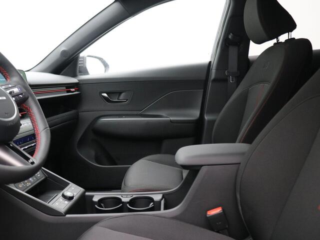 Hyundai Kona Electric N Line Business 64,8 MY 26 / 3-Fase / Dodehoekdetectie / Warmtepomp / 19 Inch / Navigatie / SoH 100% / Long range / LED verlichting /
