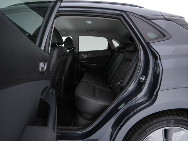 Hyundai Kona EV Premium 64 kWh ( Fase-3 ) { SOH-96%) Aut.* HEAT-PUMP | NAVI-FULLMAP | KEYLESS | CAMERA | DAB | ECC | PDC | ADAPTIVE-CRUISE | CCS-FASTLOADER | LANE-ASSIST | HEATED-COMFORTSEATS | 17''ALU*