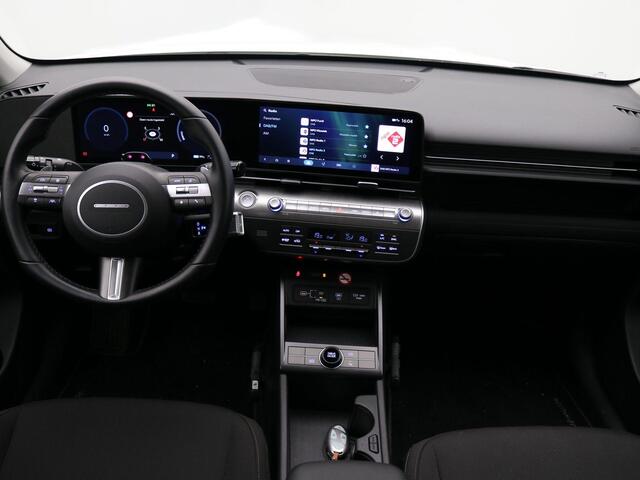Hyundai Kona Comfort 65.4 kWh + Warmtepomp / batterijverwarming / 3-fase Laden / Navigatie / Keyless Entry & Start en Go / Adaptieve Cruise Control /