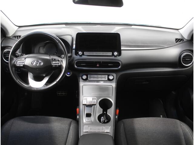 Hyundai Kona EV Fashion 64 kWh CLIMATE | CAMERA | DAB | CARPLAY | ADAPCRUISE | LED | NAVI | LMV17