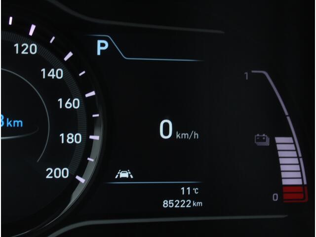 Hyundai Kona EV Fashion 64 kWh CLIMATE | CAMERA | DAB | CARPLAY | ADAPCRUISE | LED | NAVI | LMV17