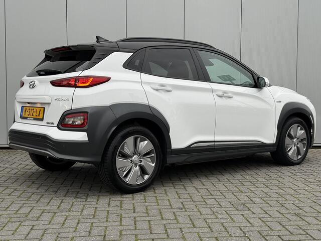 Hyundai Kona EV Premium 64 kWh / NL Auto / Zwart Leder / Stoelverkoeling / Stoelverwarming Voor + Achter / Stuurverwarming / KRELL Audio /