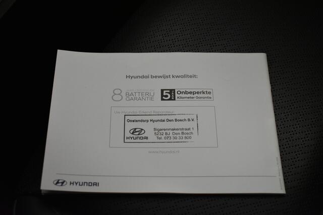 Hyundai Kona EV Premium 64 kWh 100% SOH Pano Cam Head-up Leder El-stoelen Winterpack