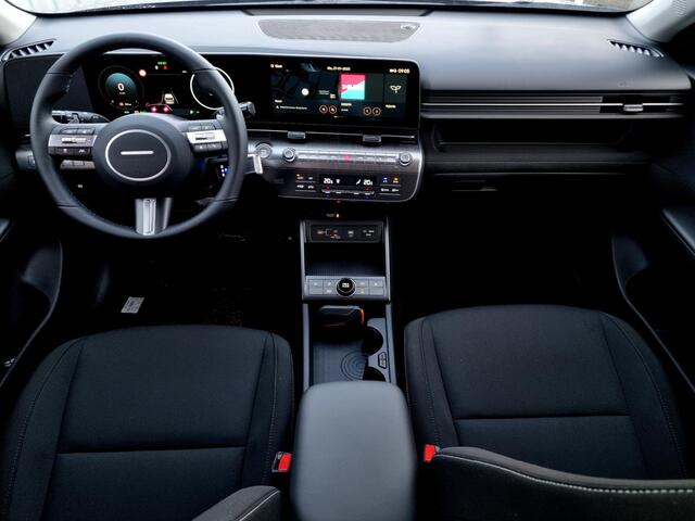 Hyundai Kona 1.6 GDI HEV Comfort Smart / ¤ 3000,- Voordeel Op Nieuwprijs / Rijklaarprijs / Direct Leverbaar / Navigatie / 18" LMV / Adaptieve Cruise Control / Parkeersensoren voor en achter /