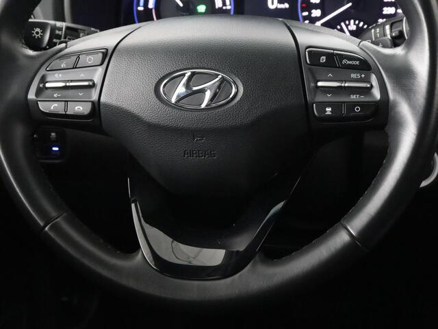 Hyundai Kona 1.6 GDI HEV Fashion | Head-Up | Trekhaak | Adaptive cruise | Camera | Carplay | Keyless | Dodehoek detectie | Climate control | Bluetooth
