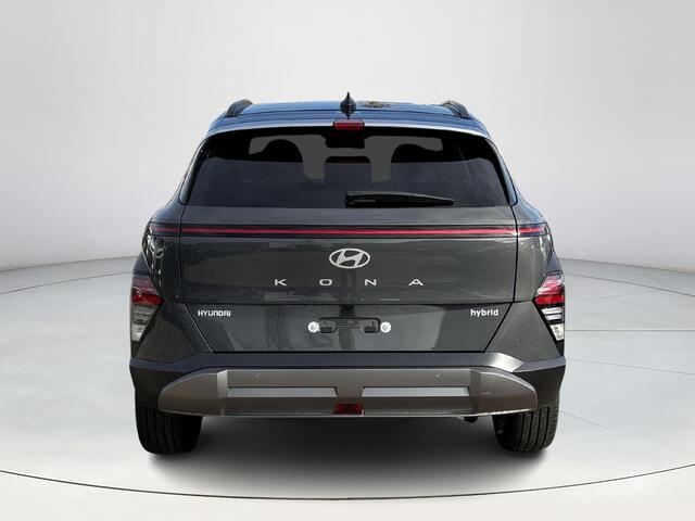 Hyundai Kona 1.6 GDI HEV Premium | 4.000,- korting! | Uit voorraad leverbaar! | Elektrische stoelen | Stoel/stuurverwarming | Stoelverkoeling | 2e zit-rij stoelverwarming | Lederen bekleding | 360* camera | Adaptive cruisecontrol | Active lane-keeping |