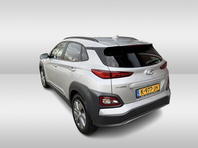 Hyundai Kona EV Fashion 64 kWh | SOH 100 % | Apple carplay/android auto | 17 inch velgen | keyless entry | achteruitrij camera |