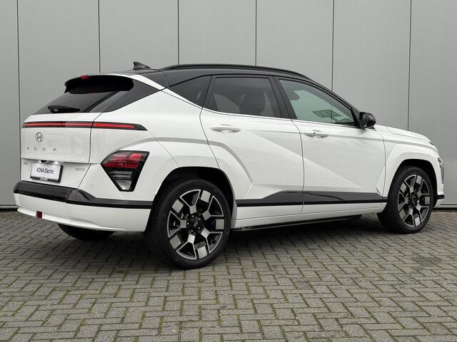 Hyundai Kona Electric Comfort Smart 65.4 kWh / 4000 Voordeel / 19 Inch / Stoel- & Stuurverwarming / Achteruitrijcamera / V2L /