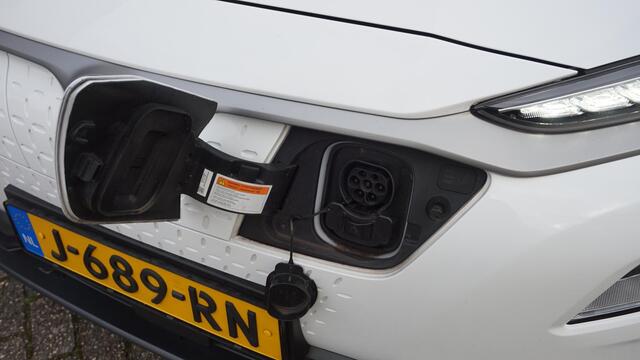 Hyundai Kona EV Comfort 64 kWh 3-fase Dealeronderhouden