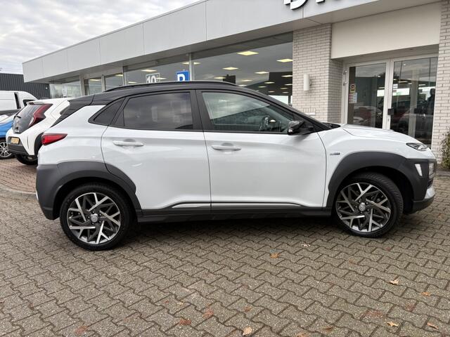 Hyundai Kona 1.6 GDI HEV Premium | Stuur + Stoelverwarming | Trekhaak |