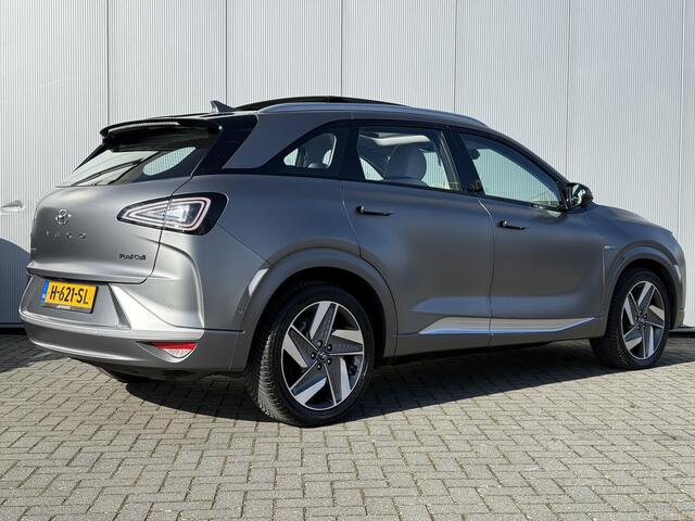 Hyundai NEXO FCEV Plus Pack / Waterstof / Wit Leder / Stoelverkoeling / Stoelverwarming Voor + Achter / 360 Camera / Schuif- & Kanteldak / All Season / NL Auto / Titanium Grey Mat /