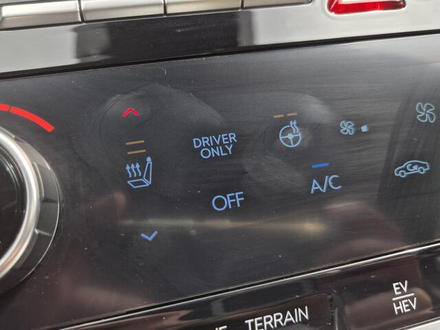 Hyundai SANTA FE 1.6 T-GDI PHEV Comfort Smart 4WD 7p. Automaat / 7 Persoons / Adaptief CC / Apple Carplay Android Auto / Stuur- en Stoelverwarming / Achteruitrijcamera / Elektrische achterklep / Keyless Entry/Start /