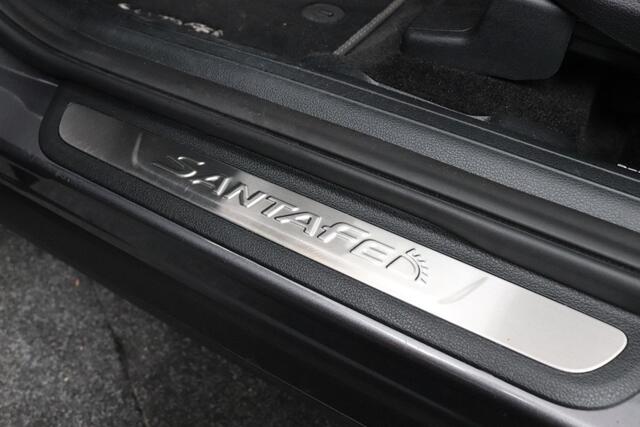 Hyundai SANTA FE 1.6 T-GDI PHEV Comfort Smart AWD |265PK| Trekhaak| Stoelverwarming| Premium Audio|