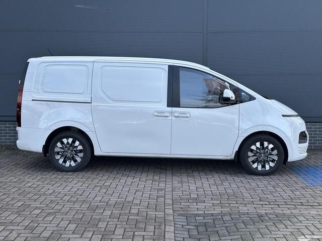 Hyundai Staria 1.6 T-GDI HEV / 30% actiekorting / 225PK Hybride / Navigatie / Achteruitrijcamera / Uit voorraad leverbaar / Full Operational Lease vanaf ¤ 599.- Per maand /