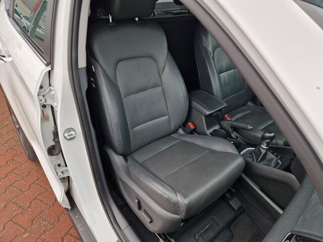 Hyundai TUCSON 2.0 CRDI Bedrijfswagen 6 MND BOVAG GAR. | TREKHAAK | NAVI | CAMERA | LEER | STOEL KOELING + VERW.