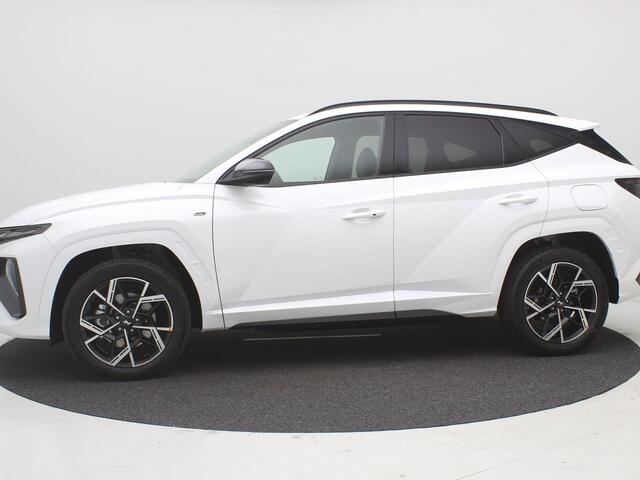 Hyundai TUCSON 1.6 T-GDI PHEV N Line Edition / Navigatie / Leer-Alcantara bekleding met rode stiksel / 19" LMV / Stoelverwarming voor / LED verlichting /