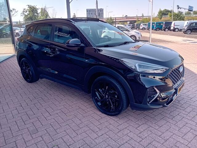 Hyundai TUCSON 1.6 T-GDI N-Line Automaat, Aico(automatisch), Panorama schuifdak, Carplay/Android auto, Cruise control adaptief, Dode hoek detector, Rijbaandetector, Elektronische achterklep, Keyless, Stuurwiel verwarmd, Stoelverwarming, etc,etc, Zeer mooie auto, Dealer 