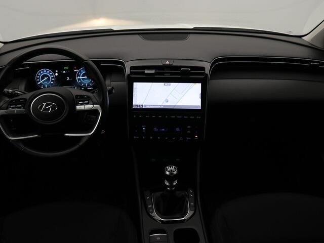 Hyundai TUCSON 1.6 T-GDI MHEV Comfort / Trekhaak / 1650KG Trekgewicht / Navigatie / Stoelverwarming voor / Cruise Control / 19" LMV /