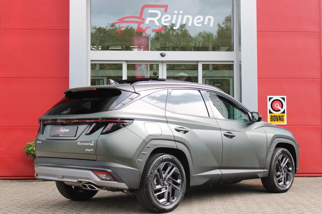 Hyundai TUCSON 1.6 T-GDI PHEV 252PK 20TH ANNIVERSARY+SKY *NIEUW* | PANORAMISCH SCHUIF/KANTELDAK | STUUR / STOELVERWARMING | FULL LED KOPLAMPEN | HALF ALCANTARA / LEDER 20TH ANNIVERSARY DESIGN MET GROENE STIKSELS | NAVIGATIE | ADAPTIVE CRUISE CONTROL | DRAADLOOS APPLE CA