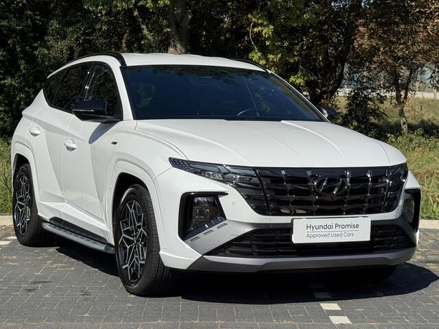 Hyundai TUCSON 1.6 T-GDI HEV N Line | Sidesteps | 1650 kg trekvermogen | Geïntegreerde navigatiesysteem | Stoelverwarming | Android Auto & Apple Carplay | 19'' Lichtmetalen velgen |