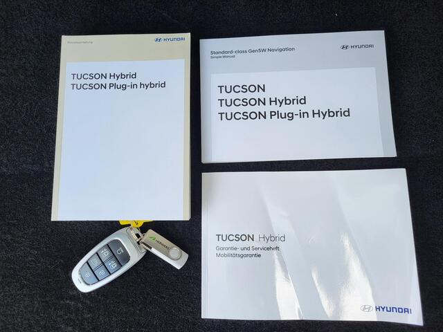 Hyundai TUCSON 1.6 T-GDI PHEV 265 pk Premium 4WD Automaat / Dealer onderhouden / 1.350 kg afn. trekhaak / Navigatie / Premium Audio / Apple Carplay / Android Auto / Stoel-, stuur- en achterbankverwarming / Stoelventilatie
