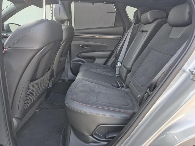 Hyundai TUCSON 1.6 T-GDI PHEV N Line Sky 4WD / Apple Carplay Android Auto / Stuur-, Stoel en Achterbankverwarming / Glazen schuif- en kanteldak / Trekgewicht 1350 kg / Rondomzicht camera / Adaptief CC / Krell Audio Systeem /