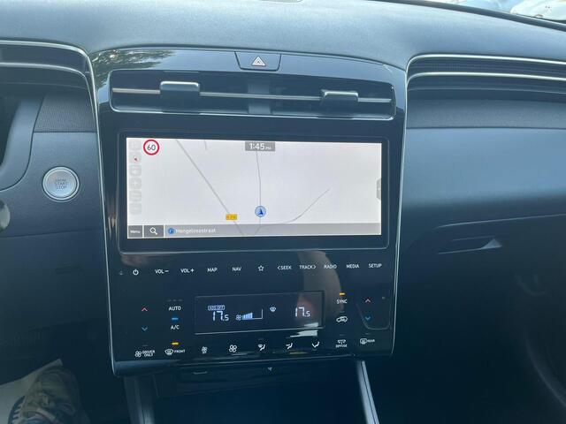 Hyundai TUCSON 1.6 T-GDI PHEV Premium Sky 4WD / Trekhaak Afneembaar 1350 KG / Schuif kanteldak / Bluelink navigatie / Camera / Leder / Stoel- en Stuurverwarming / Stoelventilatie /