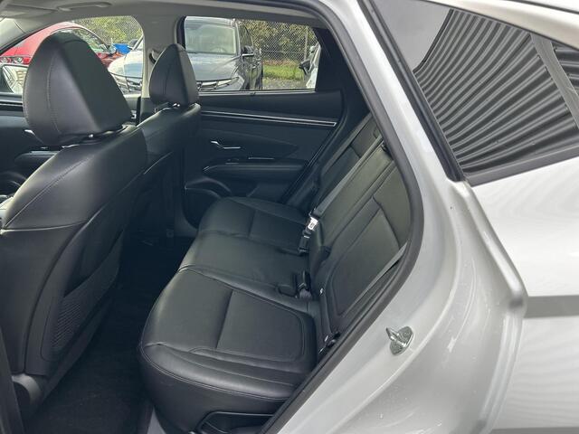 Hyundai TUCSON 1.6 T-GDI PHEV Premium Sky 4WD | Stoelverwarming/verkoeling | Stuurverwarming | Schuif-kantel dak | Lederen bekleding | 2e zit-rij bankverwarming | 360graden camera | 3-zone klimaatcontrole | Elektrische geheugen stoelen | KRELL- premium audiosysteem |