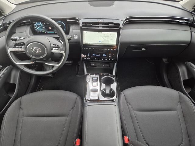 Hyundai TUCSON 1.6 T-GDI PHEV Plug-in Comfort Smart 4WD Automaat / Fabrieksgarantie 09-2027 / Trekgewicht 1350 kg / Elektrische achterklep / Stuur-, en Stoel verwarming / Achteruitrijcamera / EAER bereik 62 km bereik stad 74 km /
