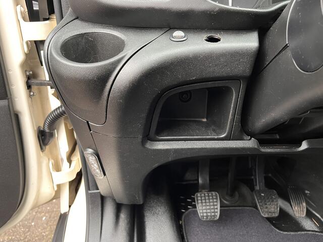 Iveco DAILY 35S11D 2.3 3 zijden kipper Airco Telefoonverbinding Gereedschapskist Stuuwielbediening Open laadbak Pick-up P-up Kieper Bakwagen 1e eigenaar Euro 5 Bpm vrij voor particulier gebruik!!