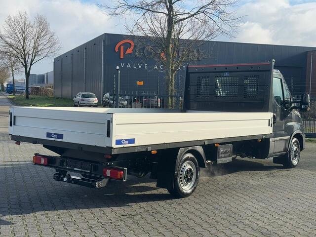 Iveco DAILY 35S18 180 pk Aut. Pick Up / Open Laadbak AirPro Luchtvering, Trekhaak 3.500 kg, Navi, Nieuw LxBxH 440x210x40 cm