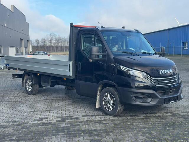 Iveco DAILY 35S18 180 pk Aut. Pick Up / Open Laadbak Airpro Luchtvering, 16" LMV, Navi, Trekhaak 3.500 kg, LxBxH 440x210x40 cm, Nieuw