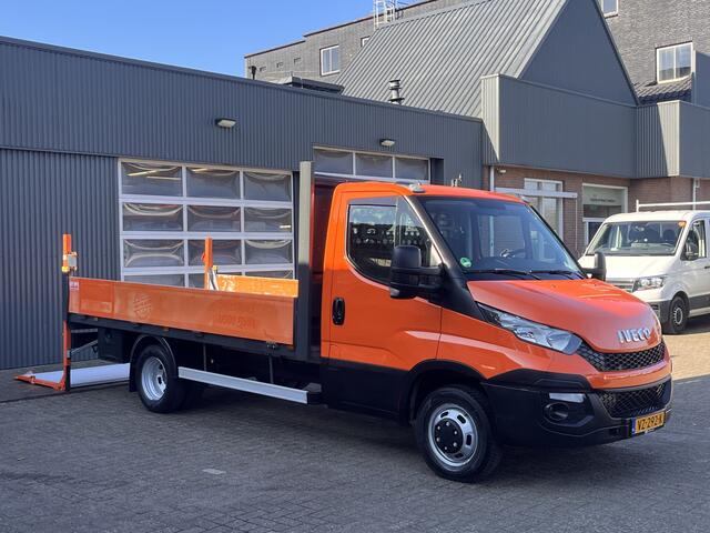 Iveco DAILY 35C15 146PK Trekhaak 3500kg Laadklep 500kg Navigatie Open laadbak Pick-up Euro 5 Bpm vrij Bakwagen p-up 1e eigenaar Dealer onderhouden
