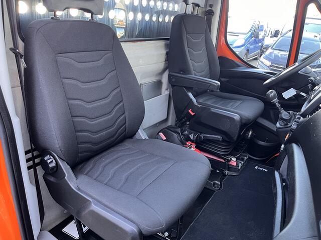 Iveco DAILY 35C15 146PK Trekhaak 3500kg Laadklep 500kg Navigatie Open laadbak Pick-up Euro 5 Bpm vrij Bakwagen p-up 1e eigenaar Dealer onderhouden